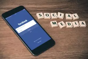 Cât de toxice sunt Facebook și celelalte rețele sociale?